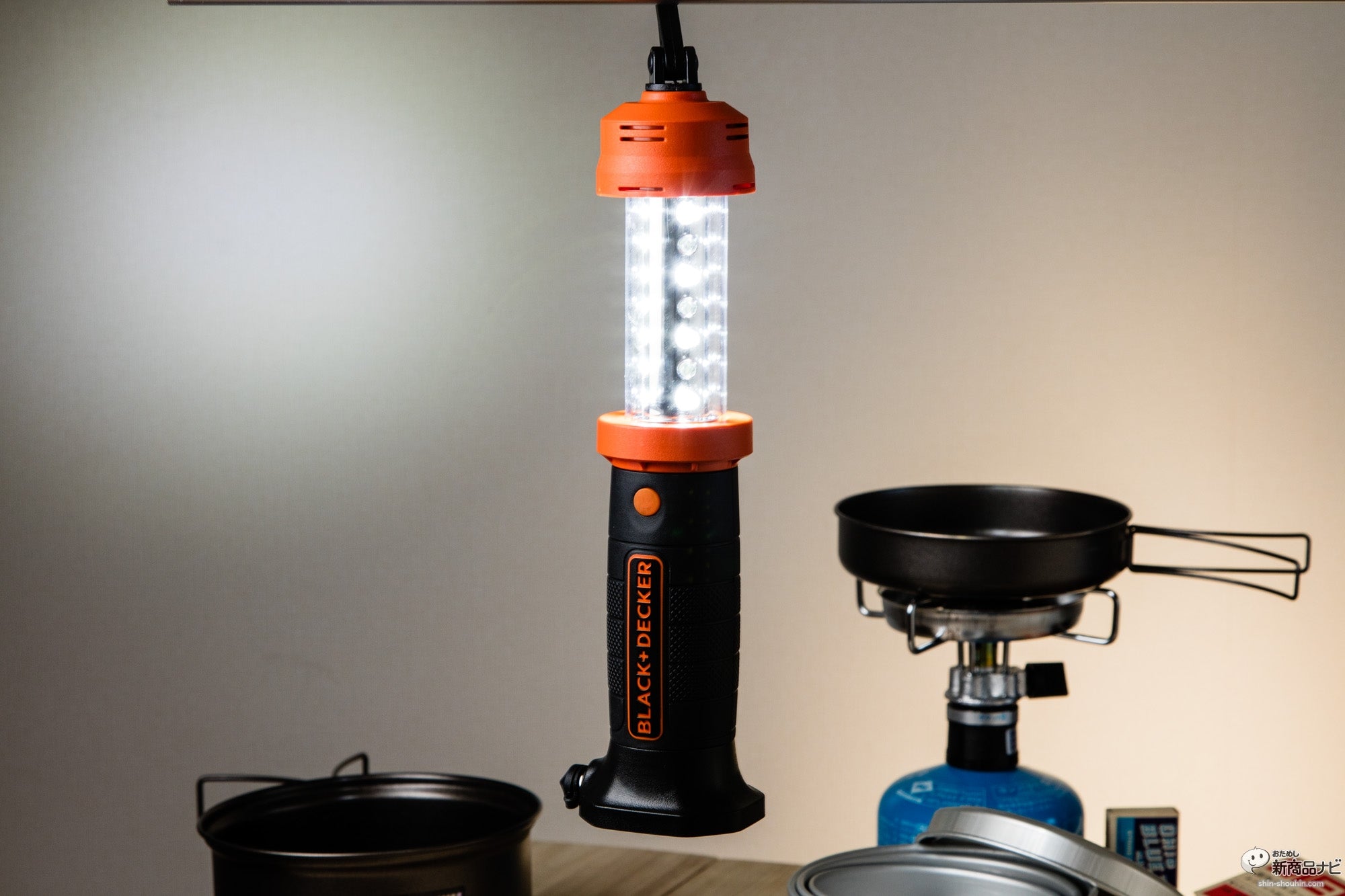 Black and Decker Emergency Light LED Lantern Waterproof - 360 Degrees Crack Hammer Torch